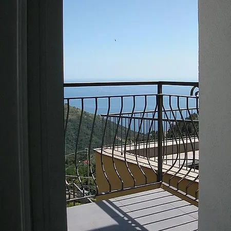 Affittacamere Pzeta * Vernazza